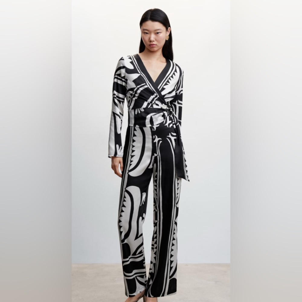 SALE!!! NWT Mango MNG black and white printed Lena jumpsuit sz L